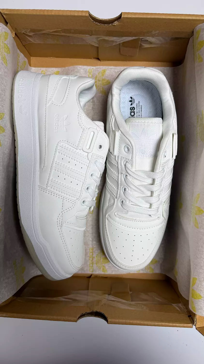 Adidas Forum Low in White