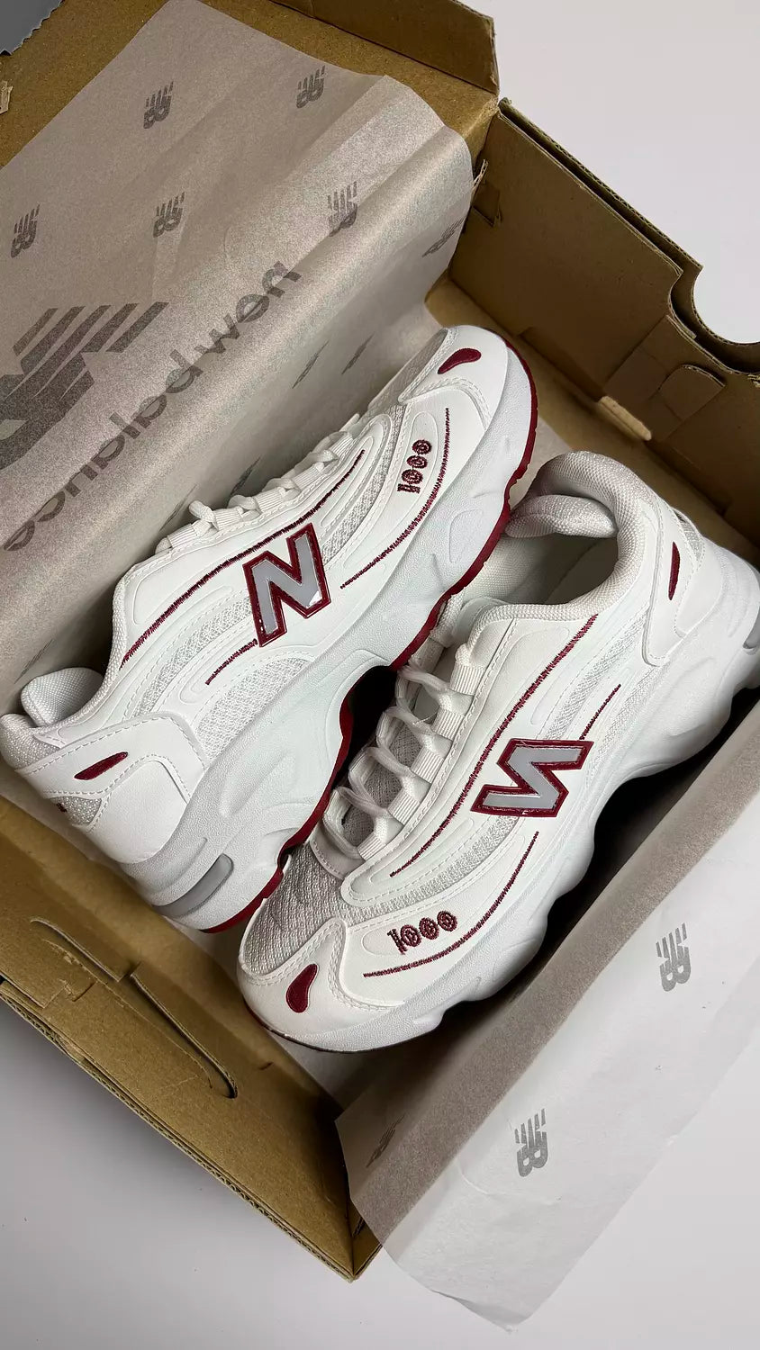 Newbalance 1000 in Cherry Red