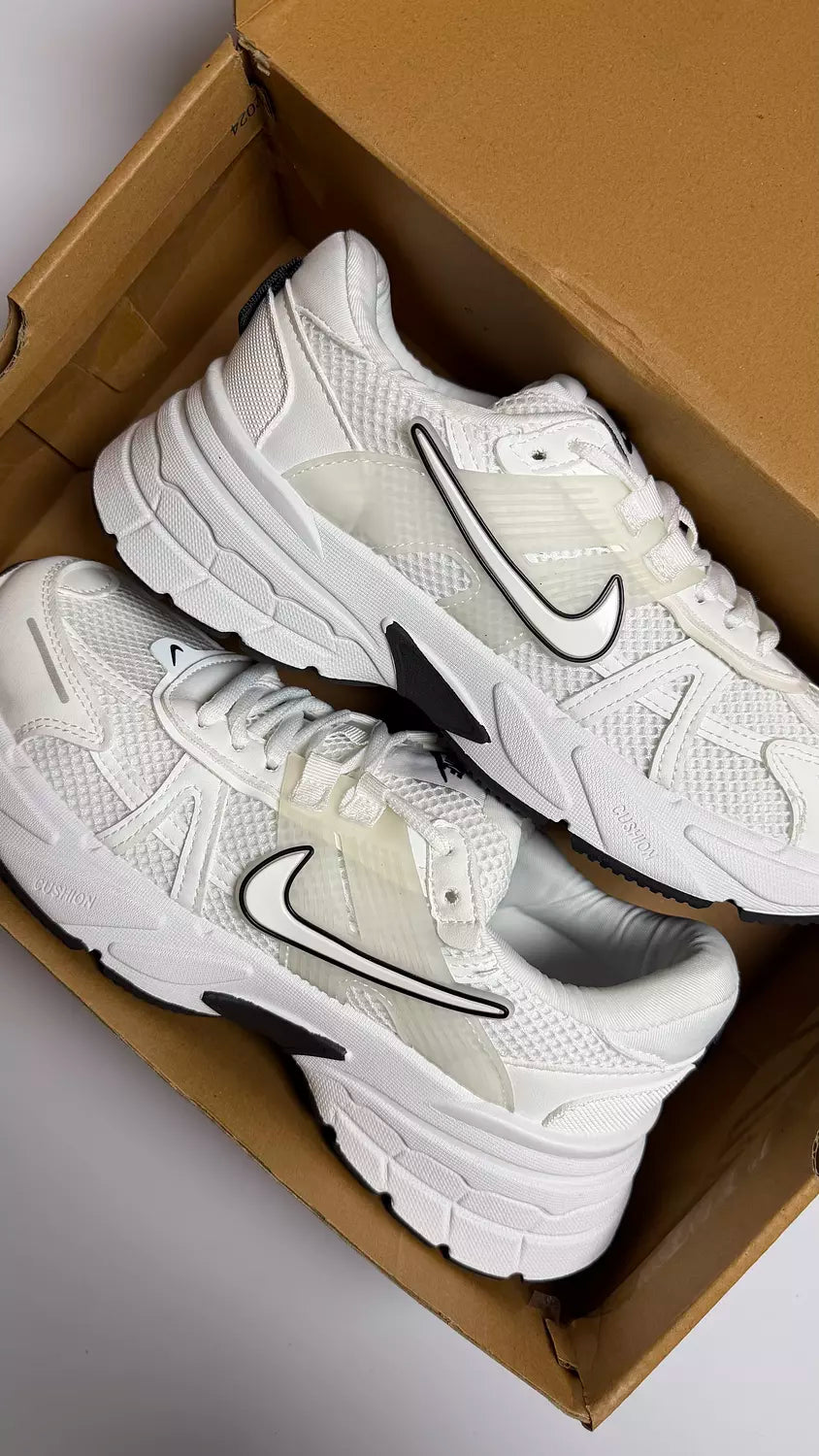 Nike Vomero in Black