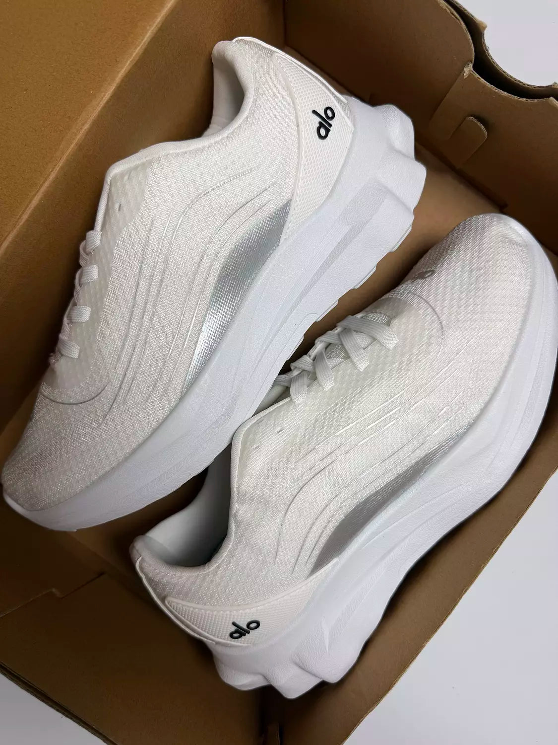 Alo Runner in White