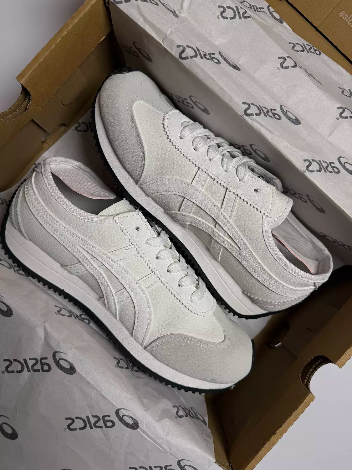 Asics onitsuka tiger In White