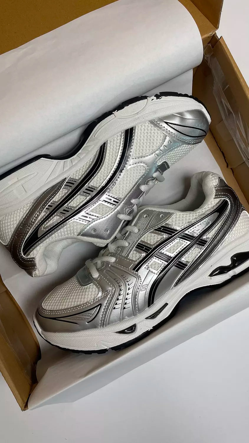 Asics Gel Kayano in Black