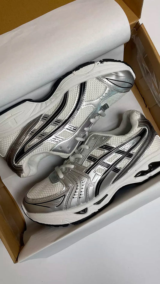 Asics Gel Kayano in Black