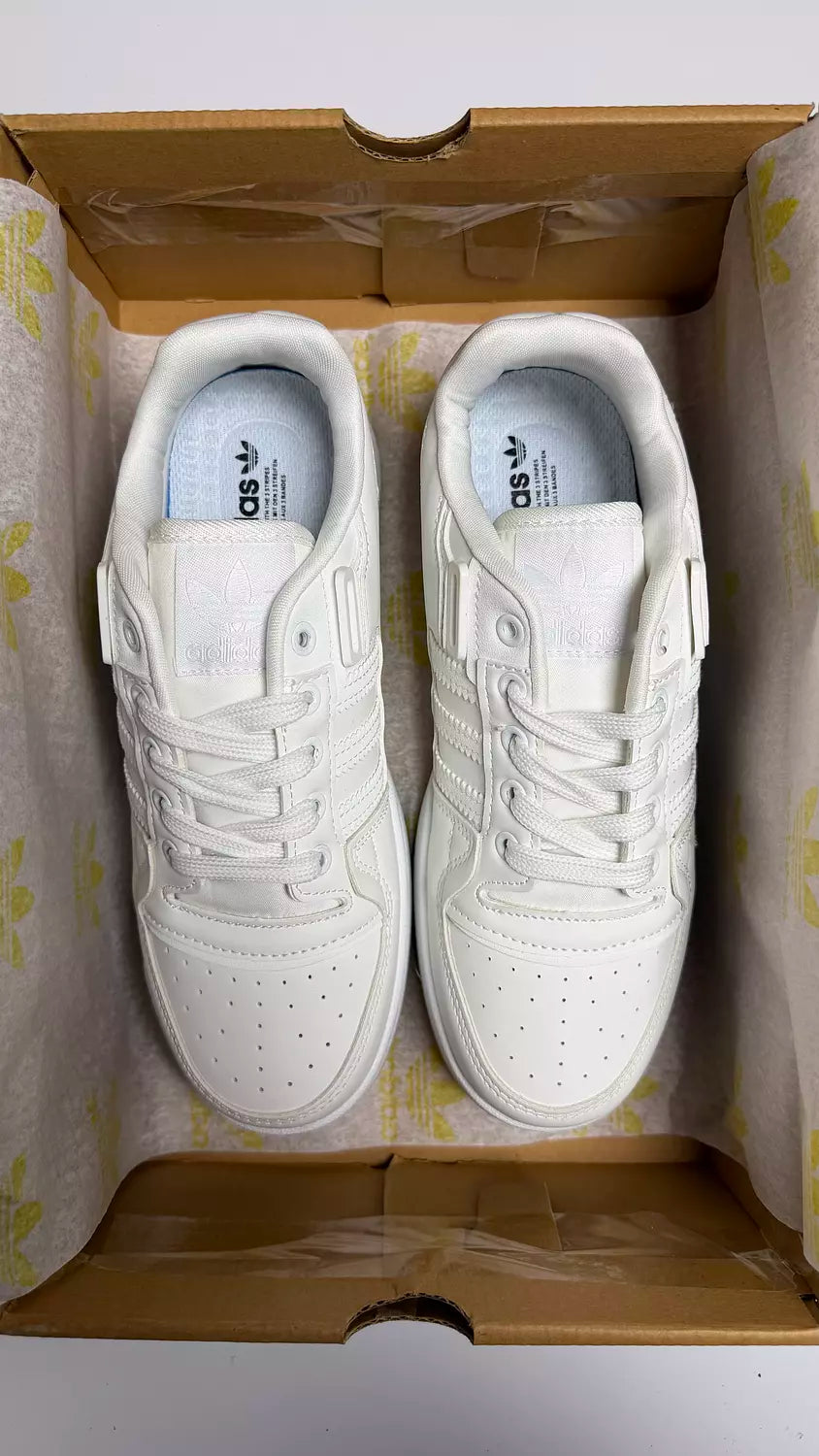 Adidas Forum Low in White