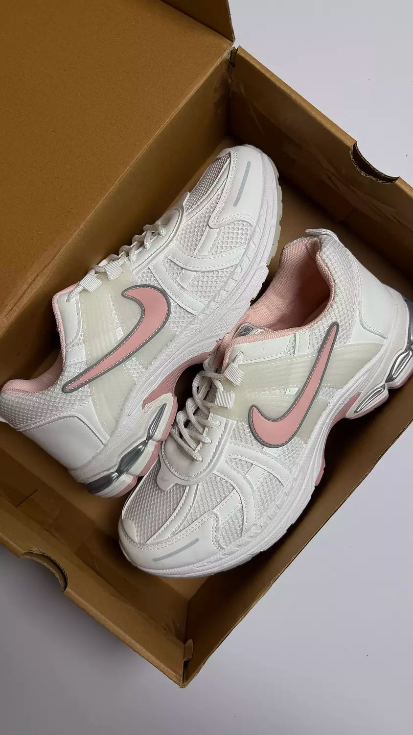 Nike V2k in Pink