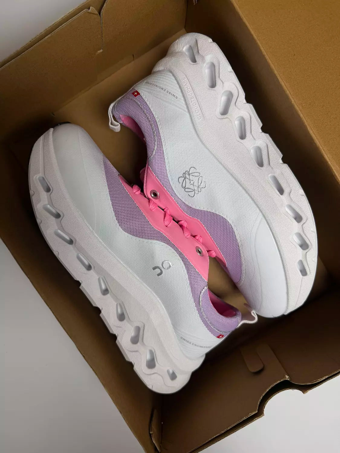 OnCloud Running in Pink