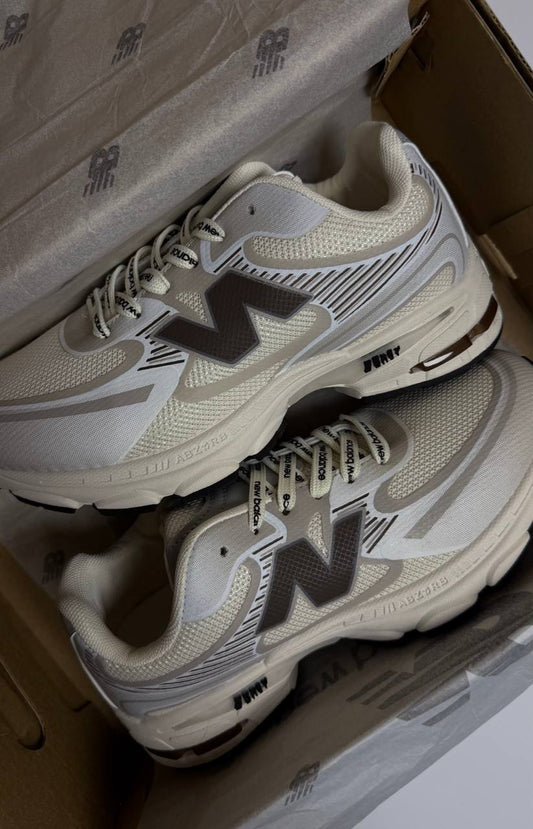 Newbalance 2000 in Brown