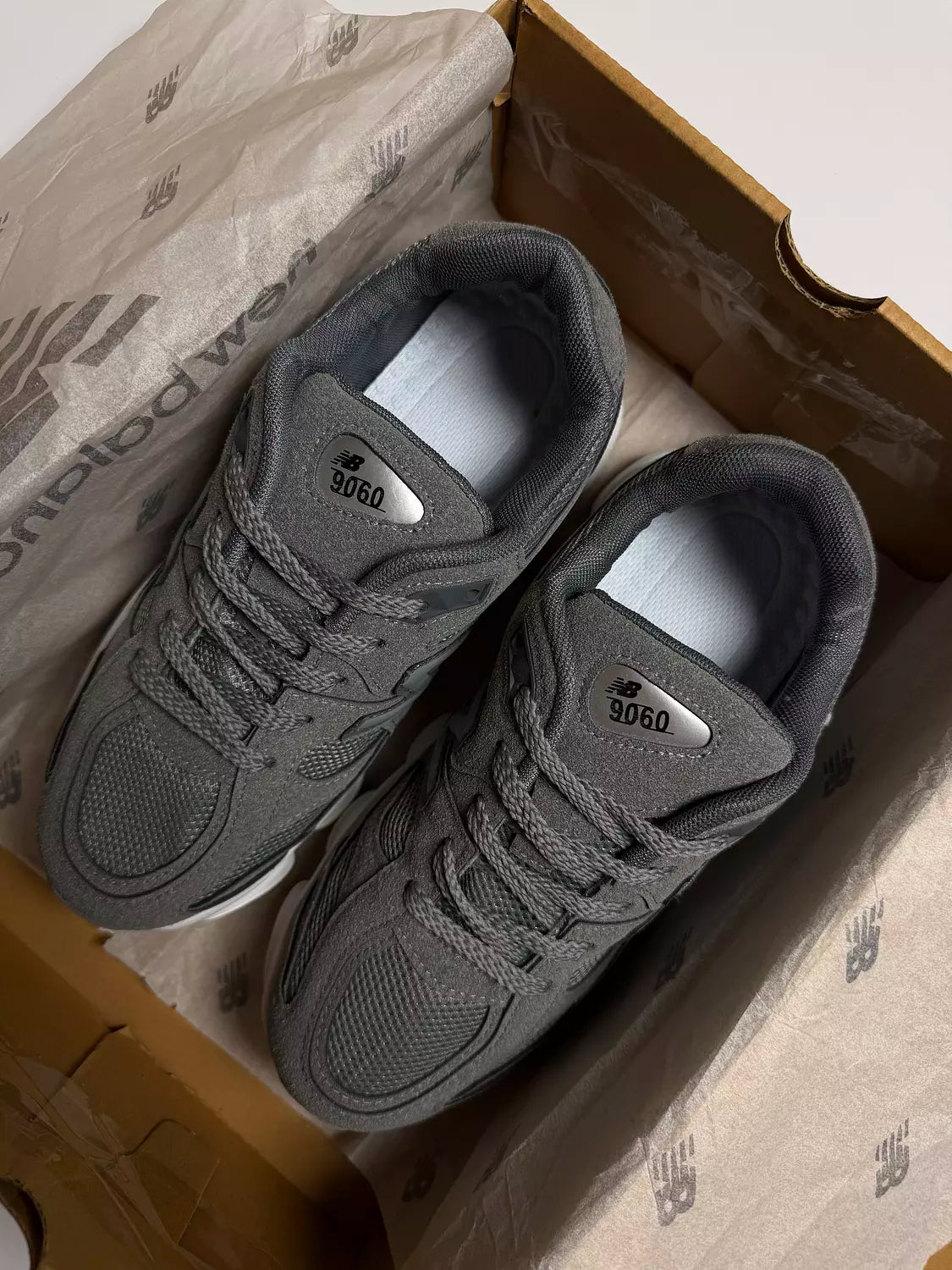Newbalance 9060 in Grey