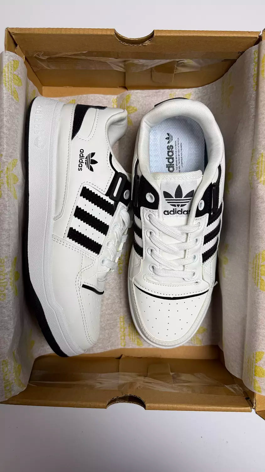 Adidas Forum Low in Black