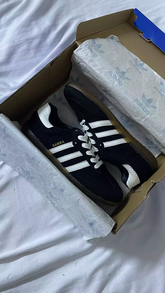 Adidas Samba in Black