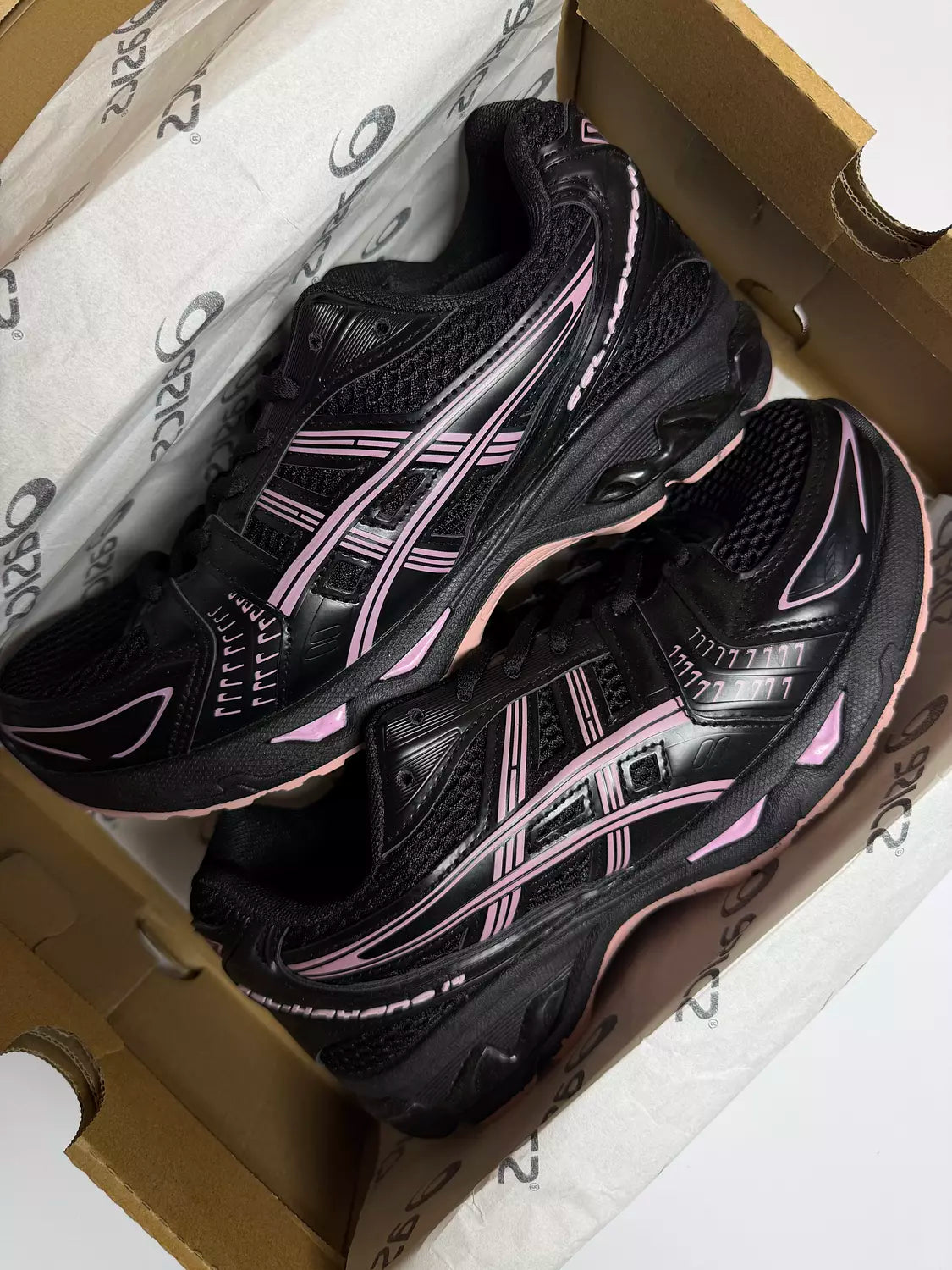 Asics Gel Kayano Black&Pink