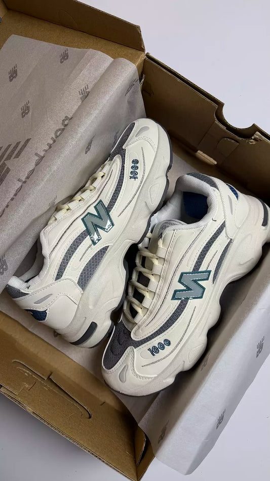 Newbalance 1000 in Off-White