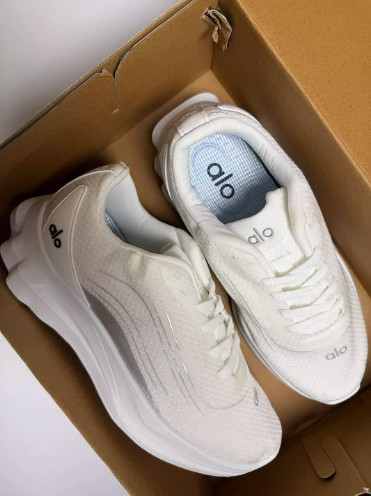 Alo Runner in White