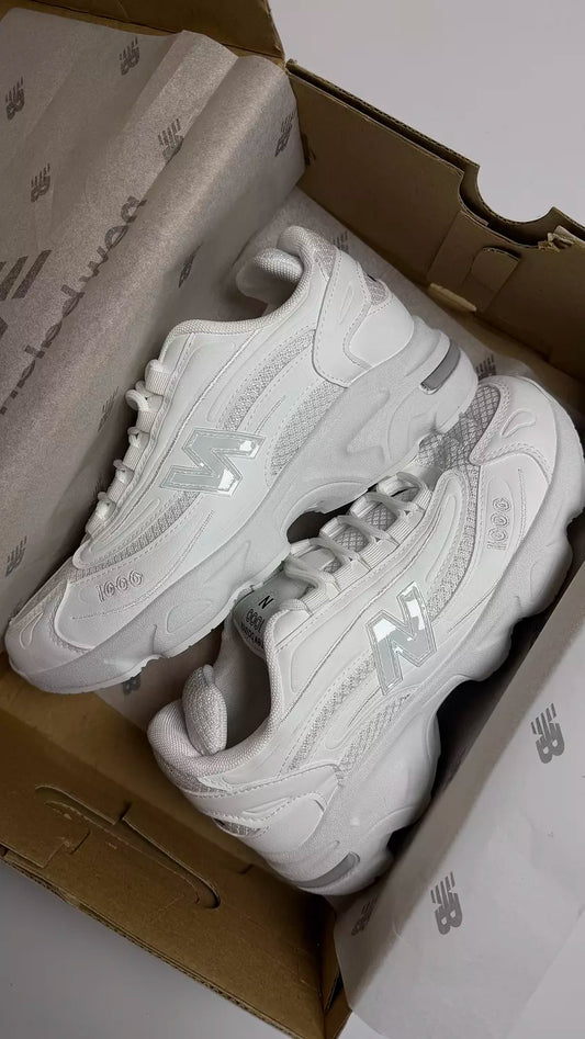 Newbalance 1000 in White