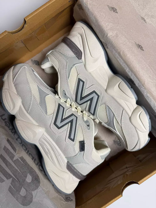 Newbalance 9060 in Light Greyy