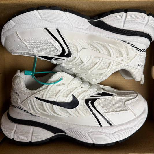 Nike Skate in White