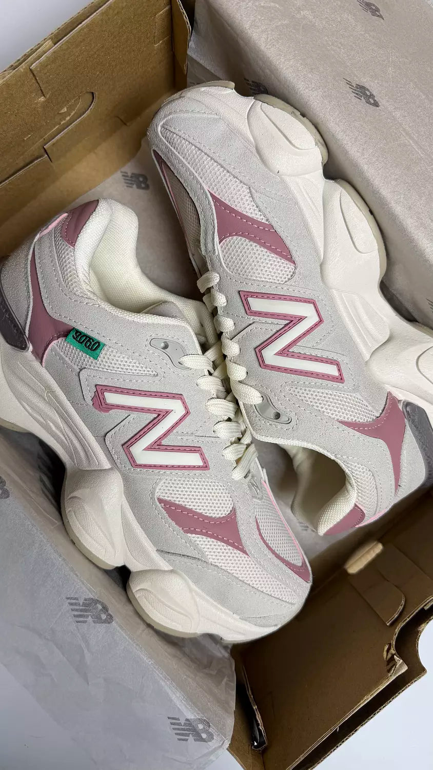 Newbalance 9060 in Pink