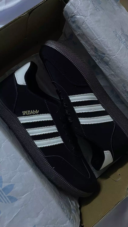 Adidas Spezial in Black