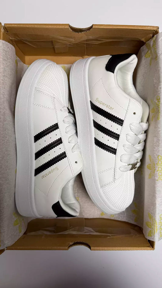 Adidas Superstar in Black
